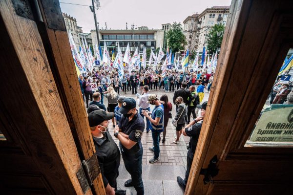 Про напад охоронця І.Мірошниченка на одного з інвесторів банку Аркада